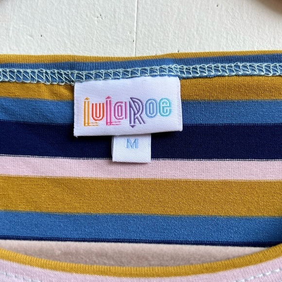 LuLaRoe Striped Gigi Short Sleeve Top Size Medium NWT - Picture 5 of 9
